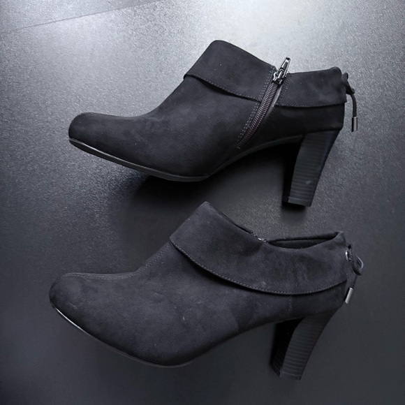 Coach and Four Shoes - Coach and Four Black Suede Cuffed Ankle‎ Booties with Bow 3 inch heel size 8.5